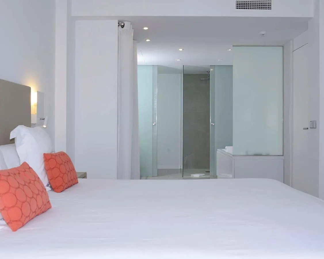 Apartaments B-Llobet Sun & Confort Ibiza 4*,  España